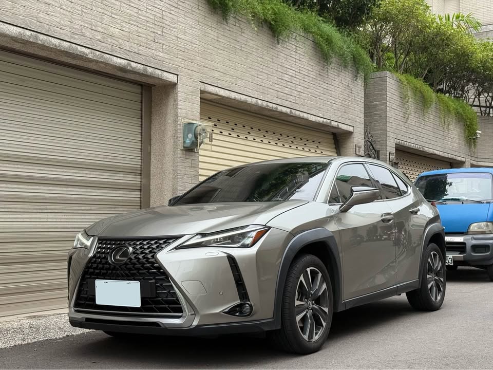 2021年 Lexus UX200 菁英Plus 中古車照片 - Orange Garage