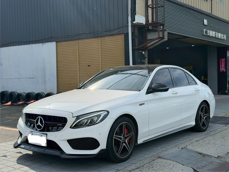 2016年 Mercedes-Benz C-Class C250 AMG 中古車照片 - Orange Garage