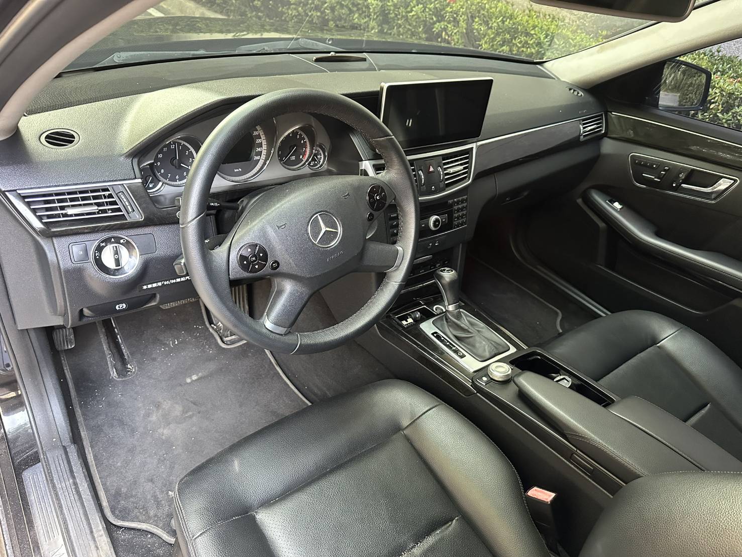 2011年 Mercedes-Benz E-Class E250 中古車照片 - Orange Garage