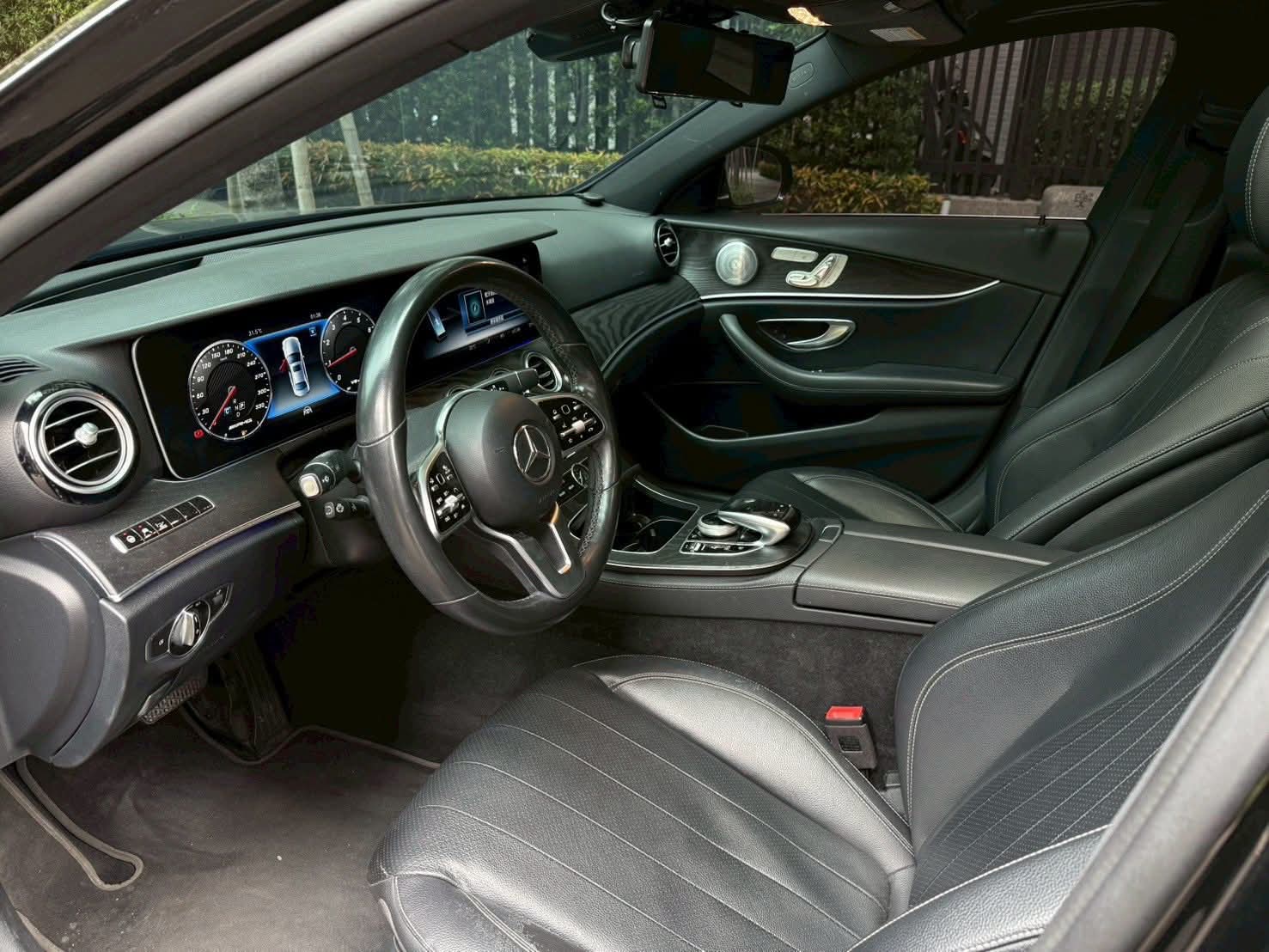 2019年 Mercedes-Benz E-Class E350 AMG 4MATIC 中古車照片 - Orange Garage