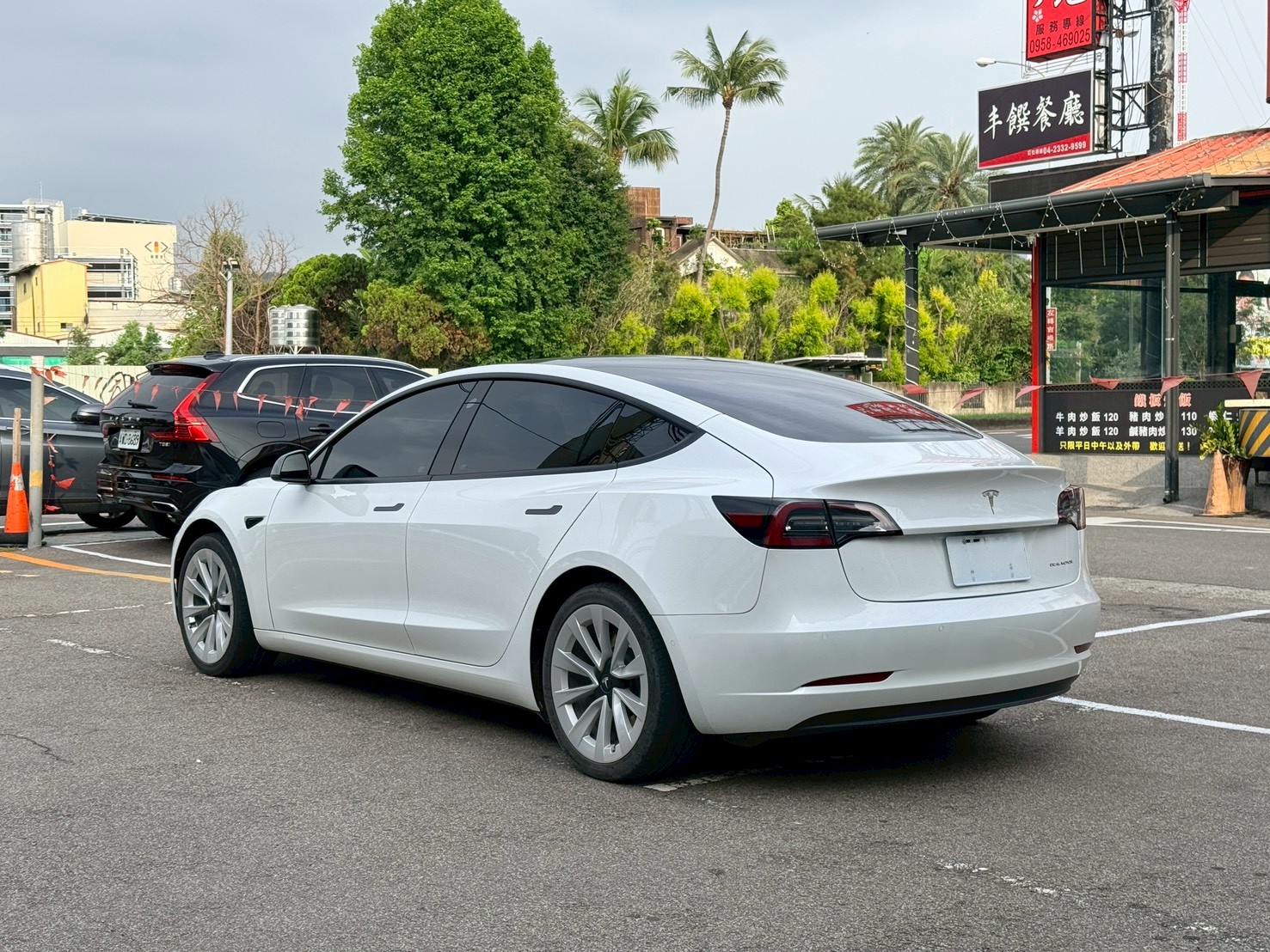 2022年 Tesla Model 3 LR 中古車照片 - Orange Garage