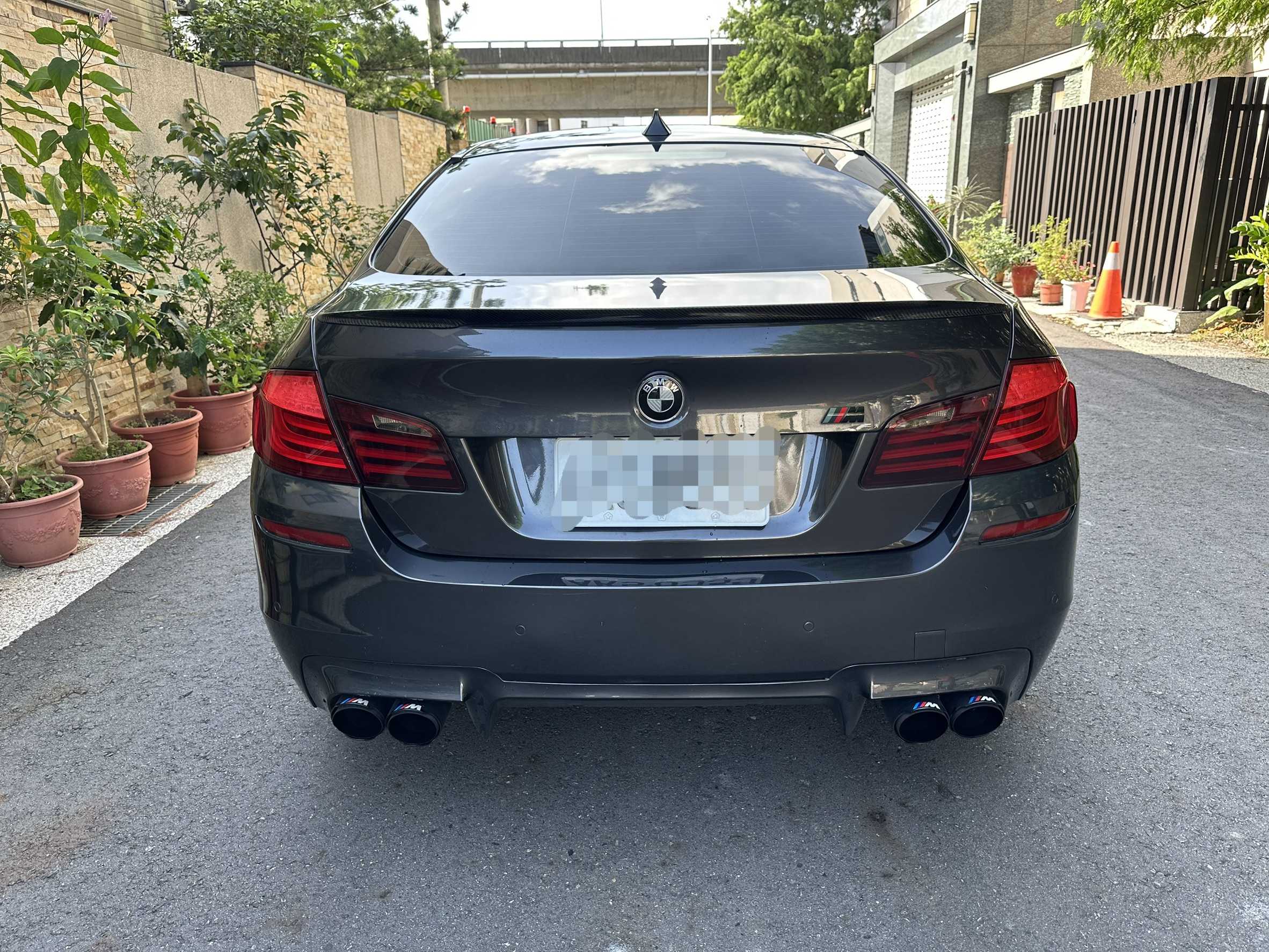2011年 BMW 5 Series 535i M版 中古車照片 - 澄色車庫