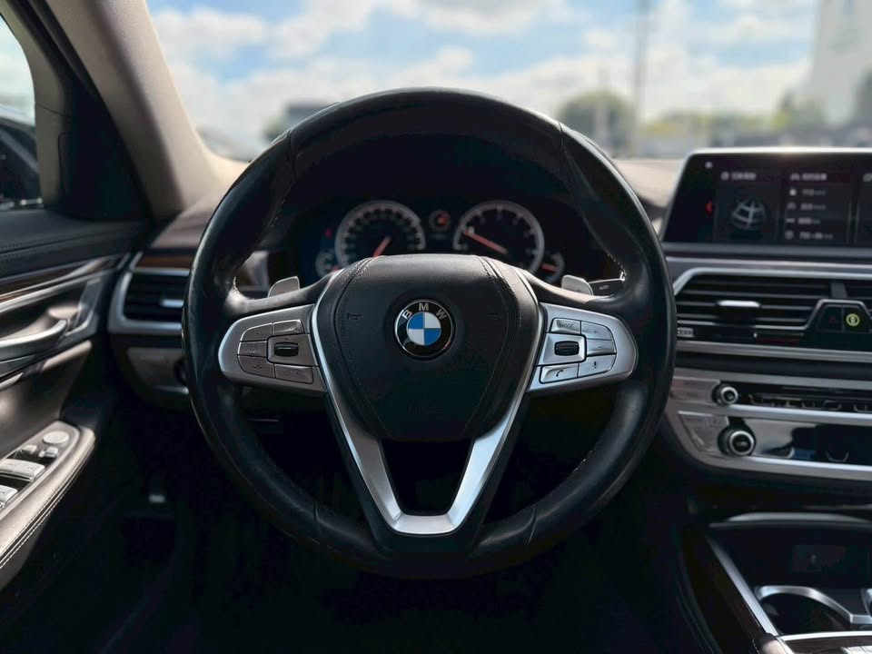 2018年 BMW 7 Series 730I 中古車照片 - Orange Garage