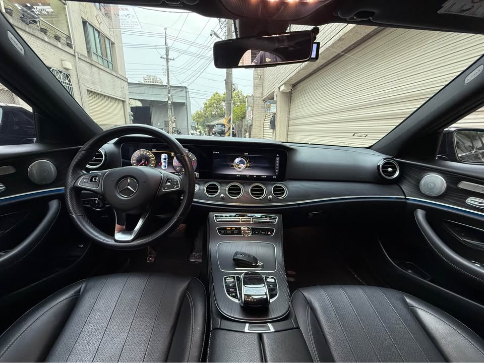 2018年 Mercedes-Benz E-Class E300 P1 AMG 中古車照片 - Orange Garage