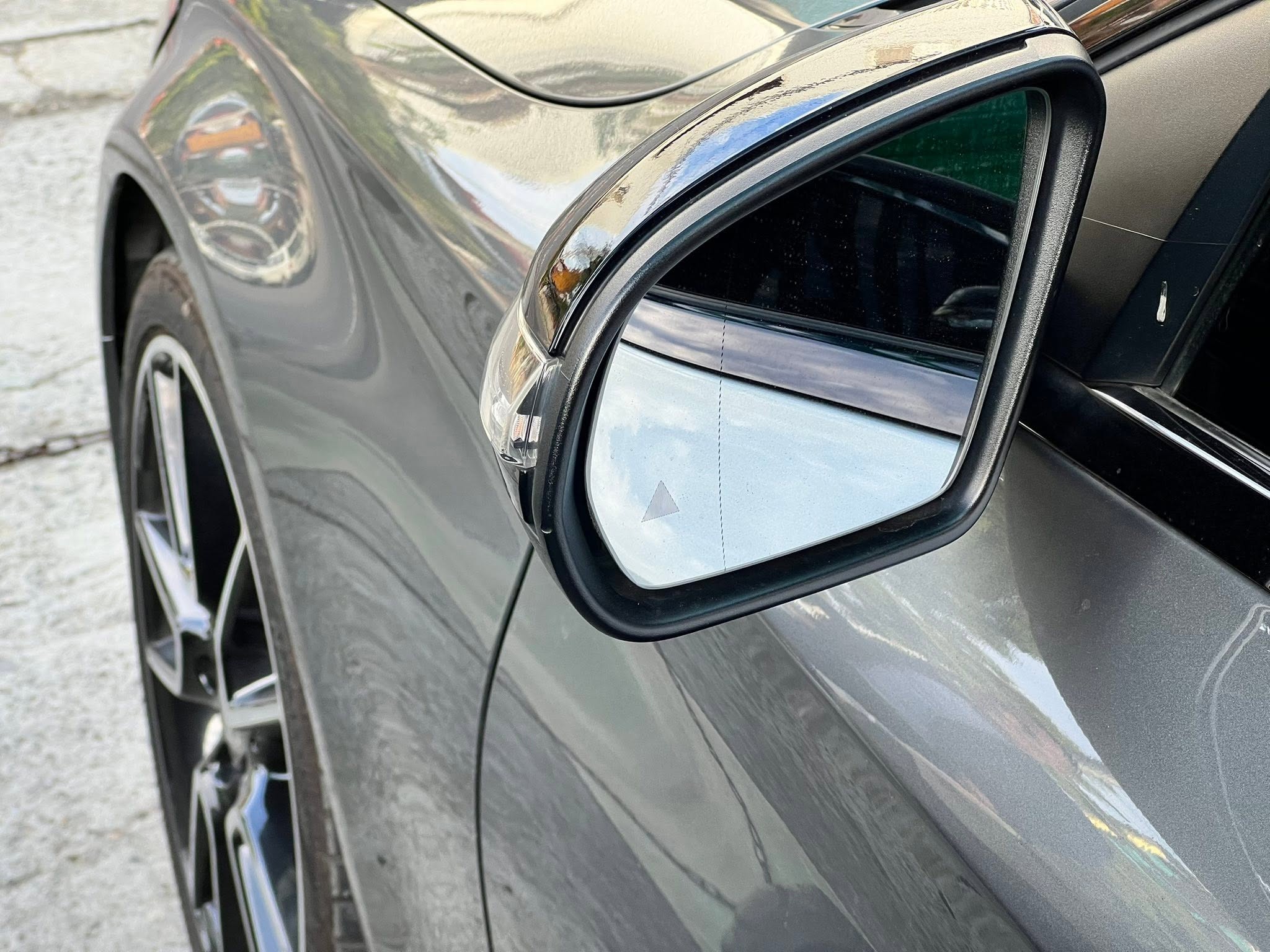 2019年 Mercedes-Benz C-Class C300 AMG 4MATIC 中古車照片 - Orange Garage