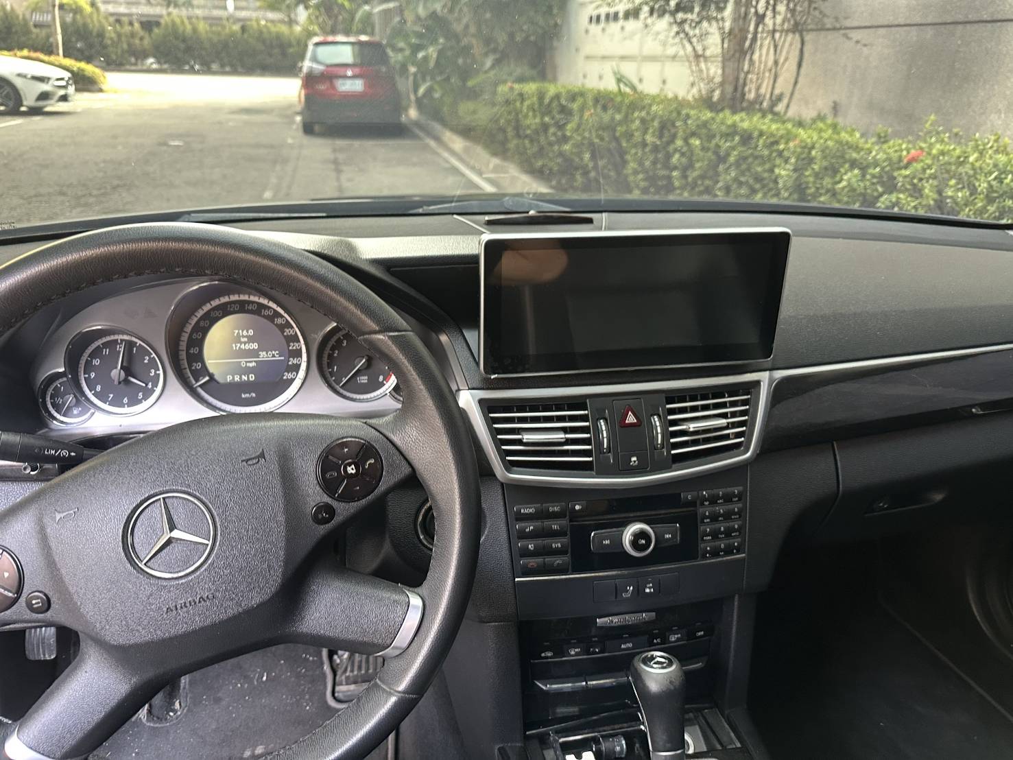 2011年 Mercedes-Benz E-Class E250 中古車照片 - Orange Garage