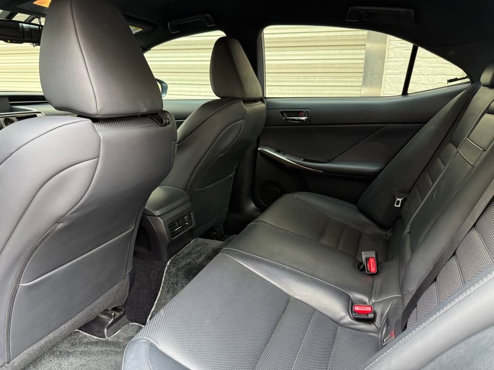 2013年 Lexus IS300h F-SPORT 中古車照片 - Orange Garage