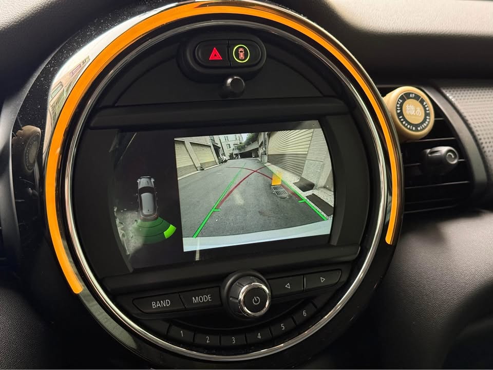 2020年 Mini Hatch Cooper 5D 中古車照片 - Orange Garage