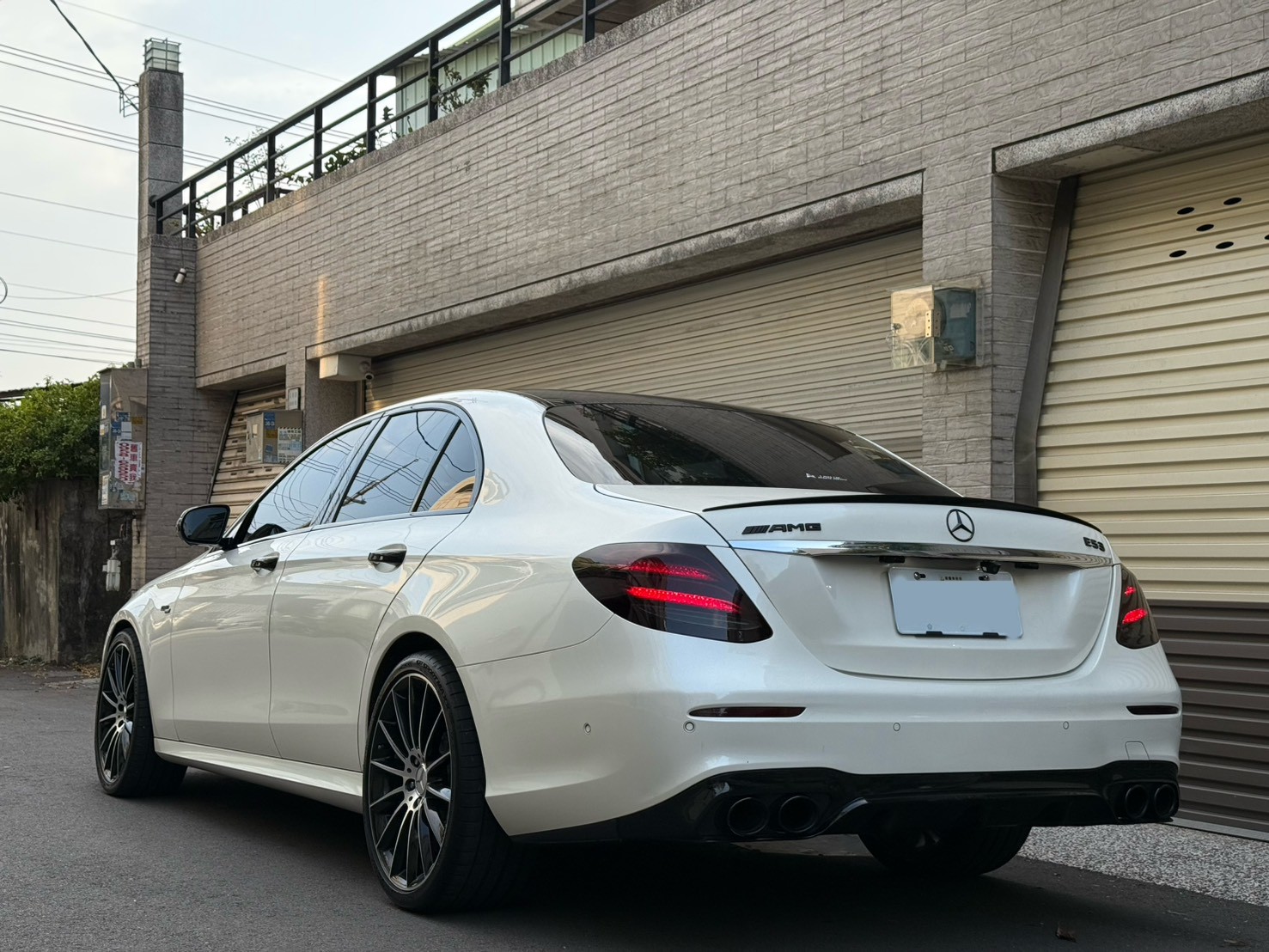 2016年 Mercedes-Benz AMG E43 中古車照片 - Orange Garage
