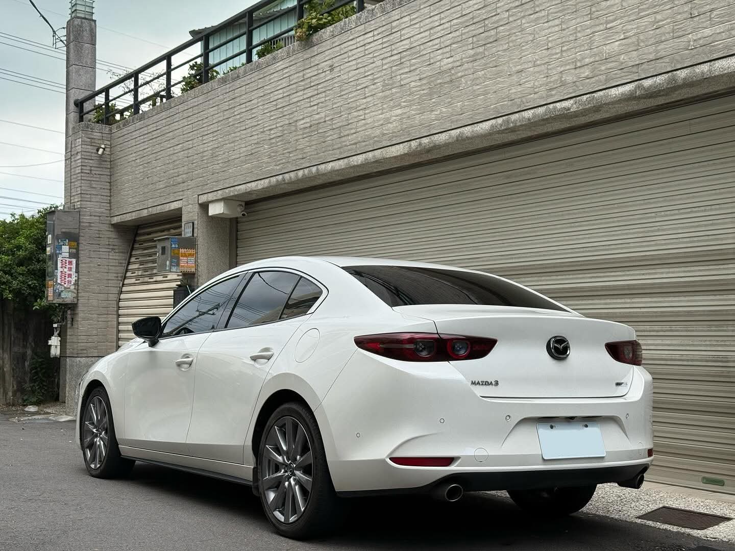 2019年 Mazda 3 4D Bose 旗艦款 中古車照片 - Orange Garage