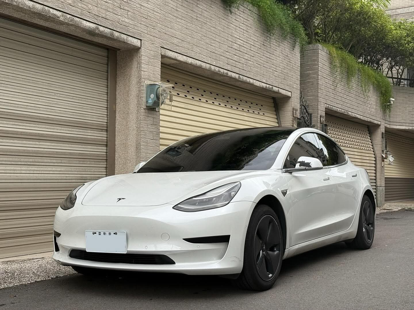 2020年 Tesla Model 3 SR 中古車照片 - Orange Garage