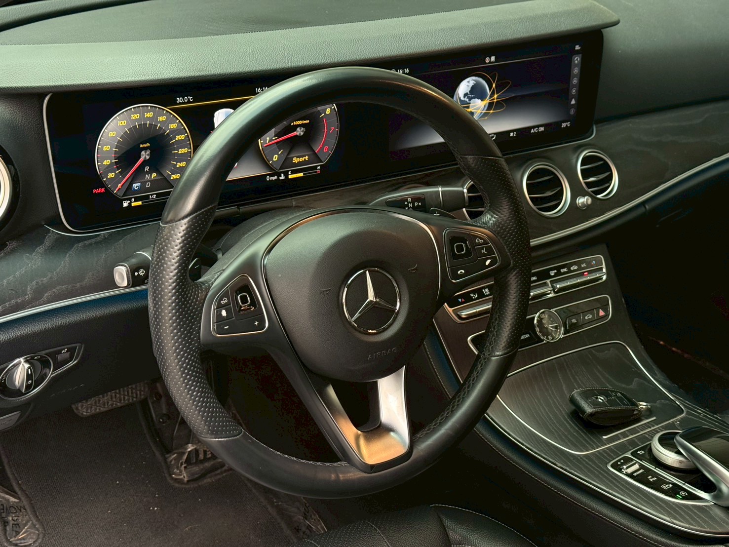 2018年 Mercedes-Benz E-Class E300 中古車照片 - Orange Garage