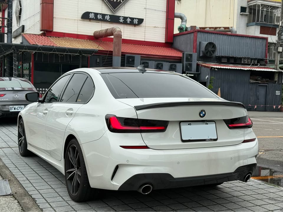 2019年 BMW 3 Series 330I M-Sport 中古車照片 - Orange Garage