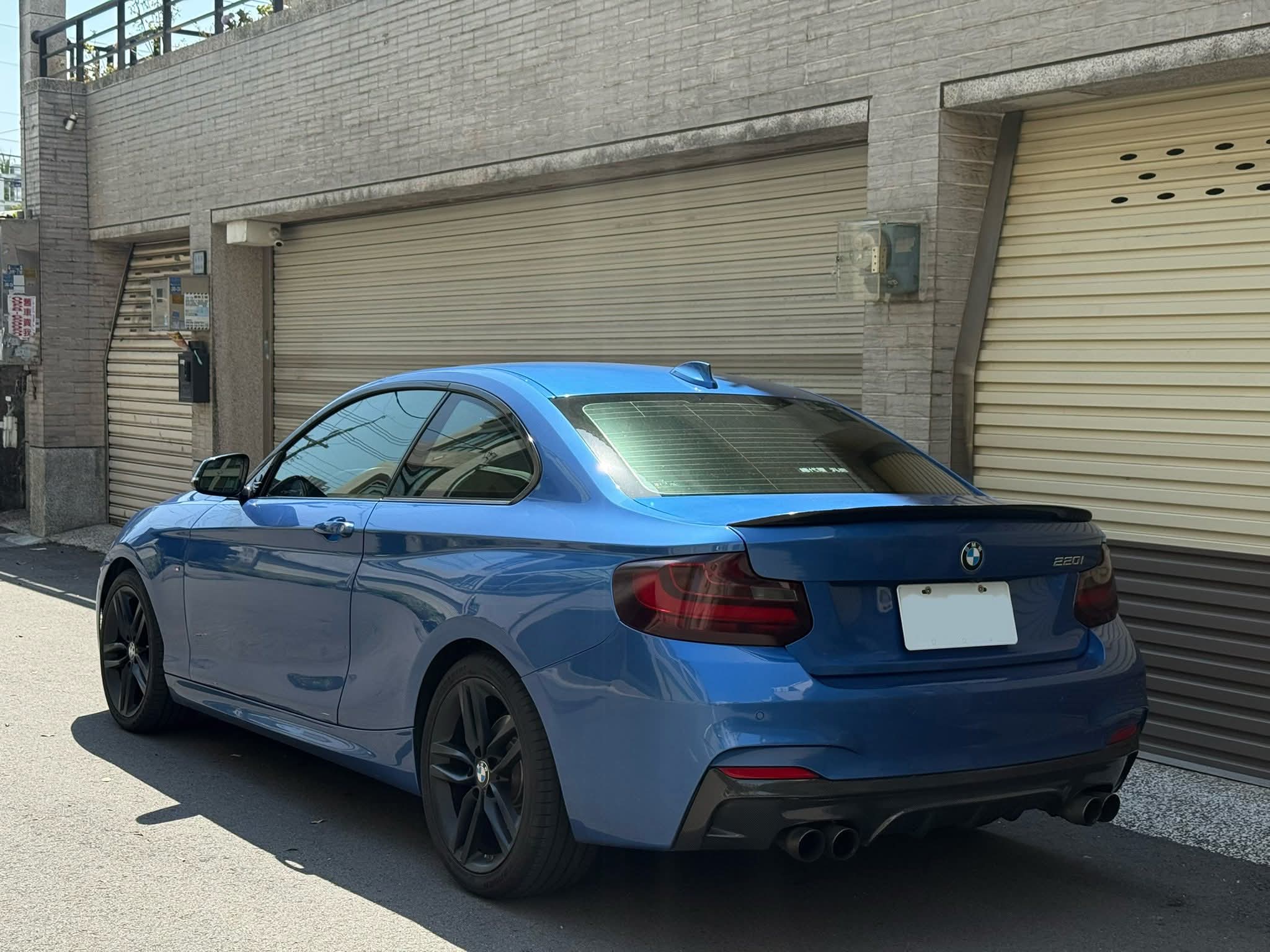 2016年 BMW 2 Series 220I M Coupe 中古車照片 - Orange Garage