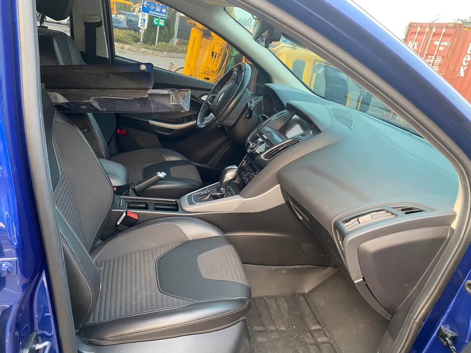 Ford Focus 1.5 整車拆賣 二手零件照片 - Orange Garage