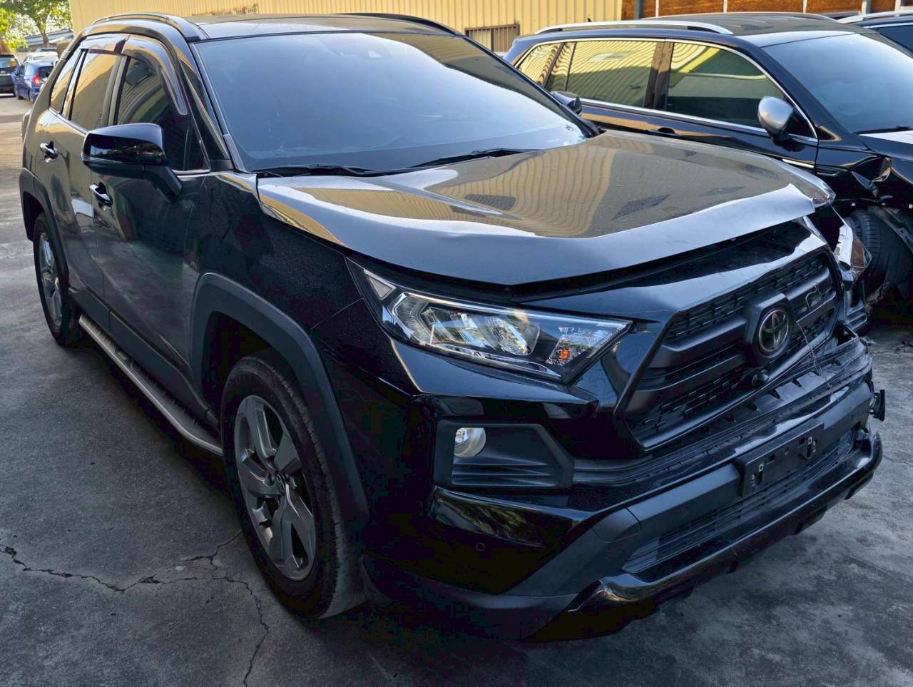 Toyota RAV4 2.0 整車拆賣 二手零件照片 - Orange Garage