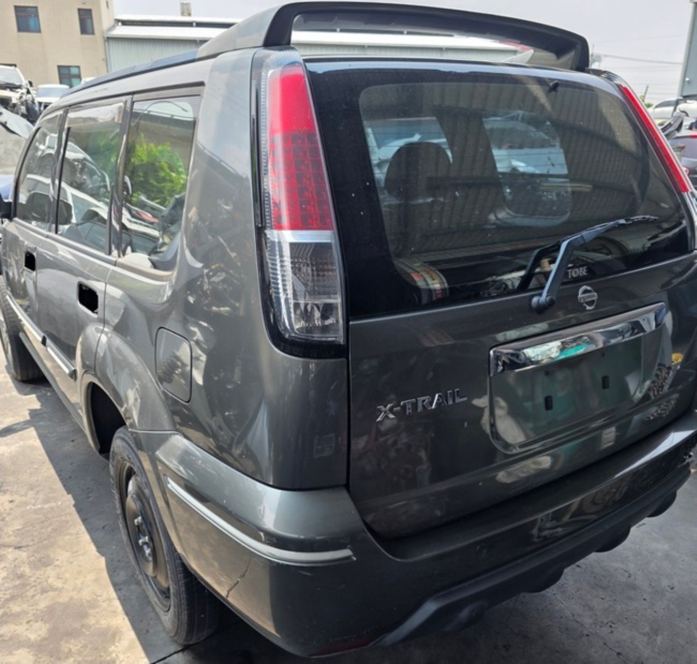 Nissan X-Trail 2.0 4WD 整車拆賣 二手零件照片 - Orange Garage
