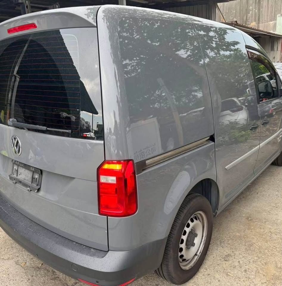 Volkswagen Caddy 2.0 整車拆賣 二手零件照片 - Orange Garage