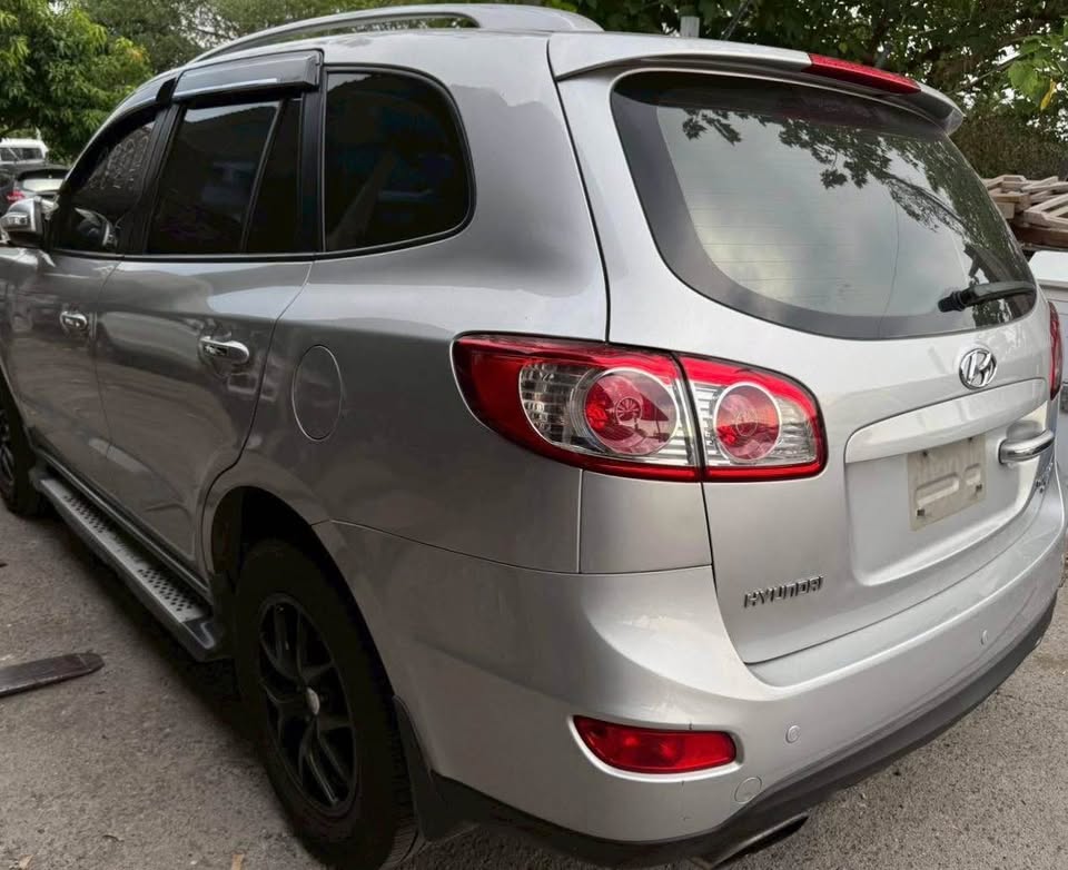 Hyundai Santa Fe 整車拆賣 二手零件照片 - Orange Garage