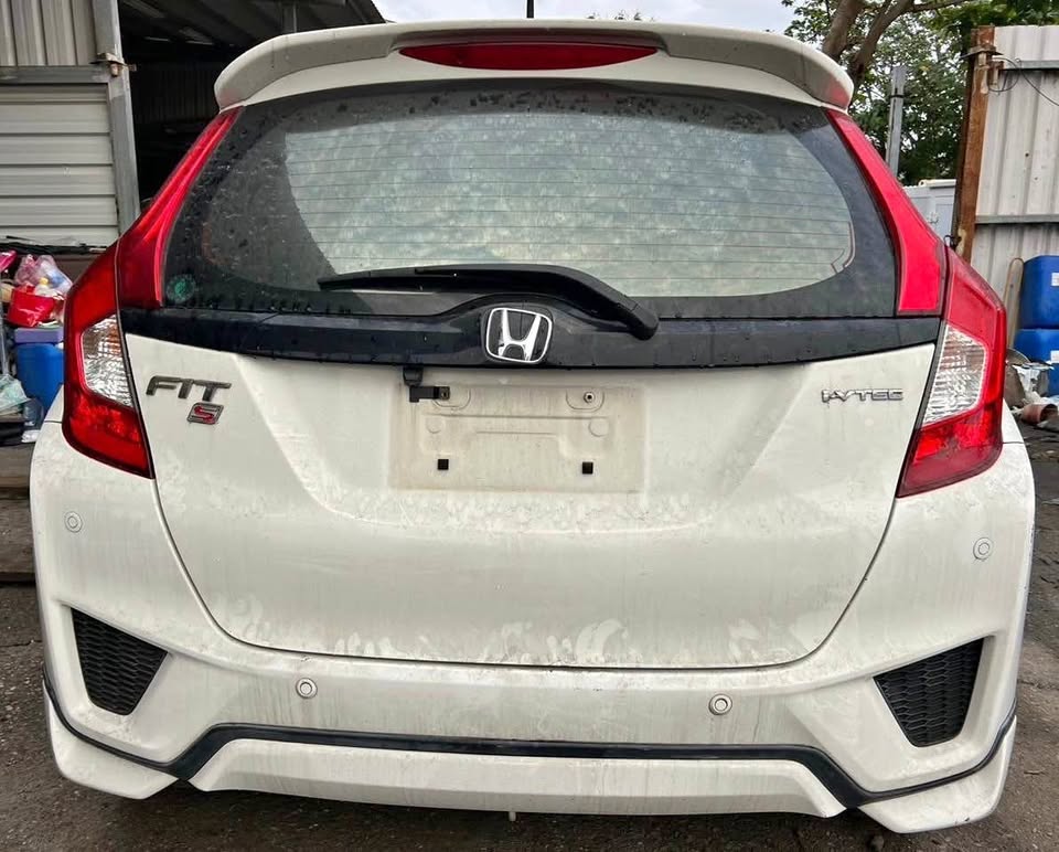 Honda Fit 1.5S 整車拆賣 二手零件照片 - Orange Garage