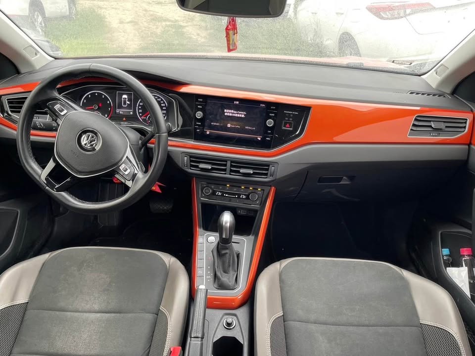 Volkswagen Polo 1.0 整車拆賣 二手零件照片 - Orange Garage