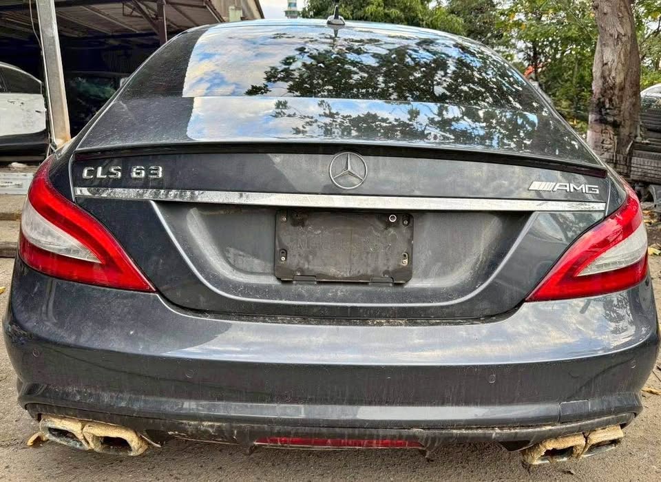 Mercedes-Benz CLS CLS 63 整車拆賣 二手零件照片 - Orange Garage