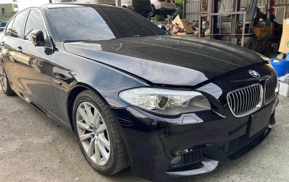 BMW 5 Series 528i 整車拆賣 二手零件照片 - Orange Garage
