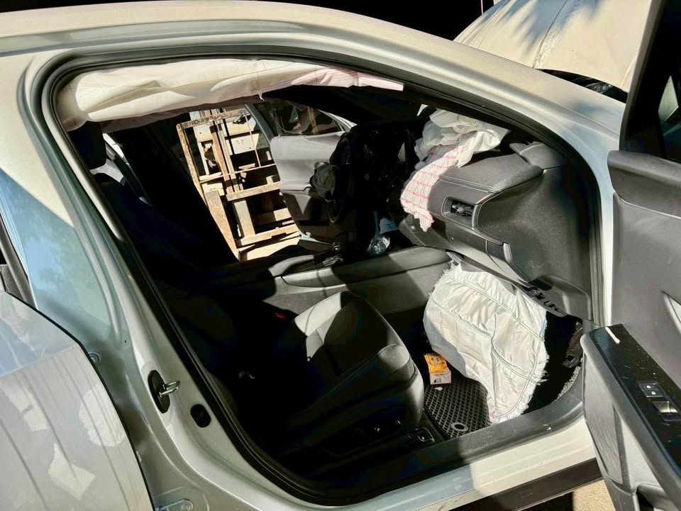Lexus UX300h 整車拆賣 二手零件照片 - Orange Garage