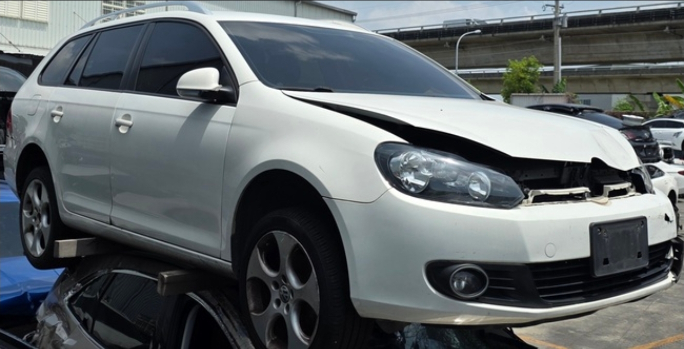 Volkswagen Golf Variant 1.4 TSI 整車拆賣 二手零件照片 - Orange Garage