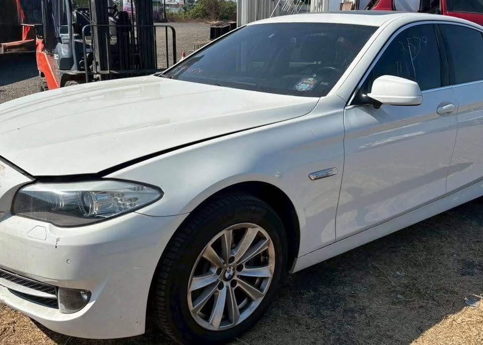 BMW 5 Series 528i 整車拆賣 二手零件照片 - Orange Garage