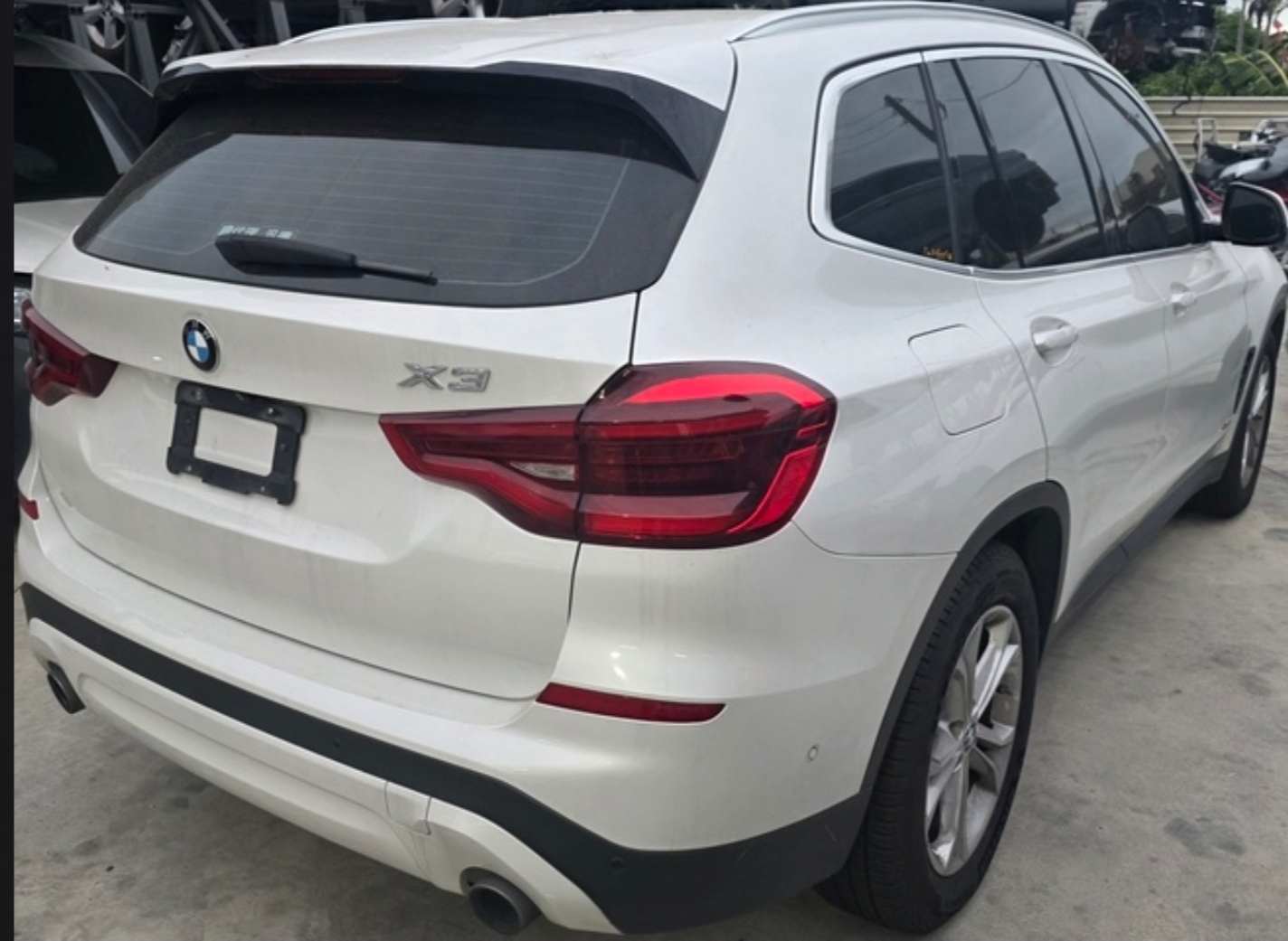 BMW X3 20i 整車拆賣 二手零件照片 - Orange Garage