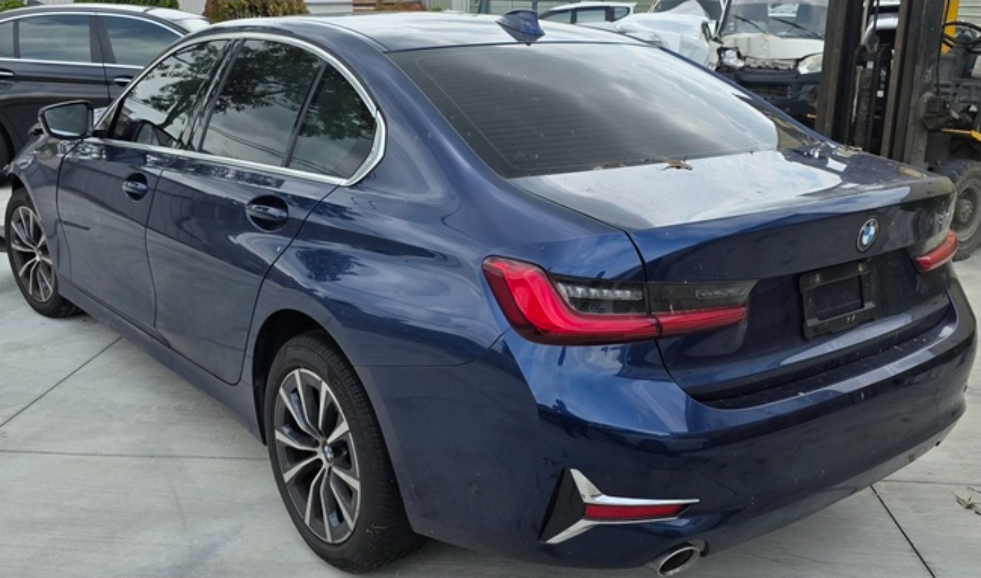BMW 3 Series 318i 整車拆賣 二手零件照片 - Orange Garage
