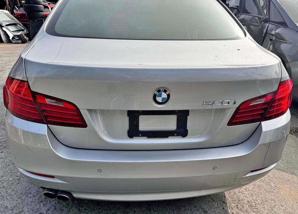 BMW 5 Series 520i 整車拆賣 二手零件照片 - Orange Garage
