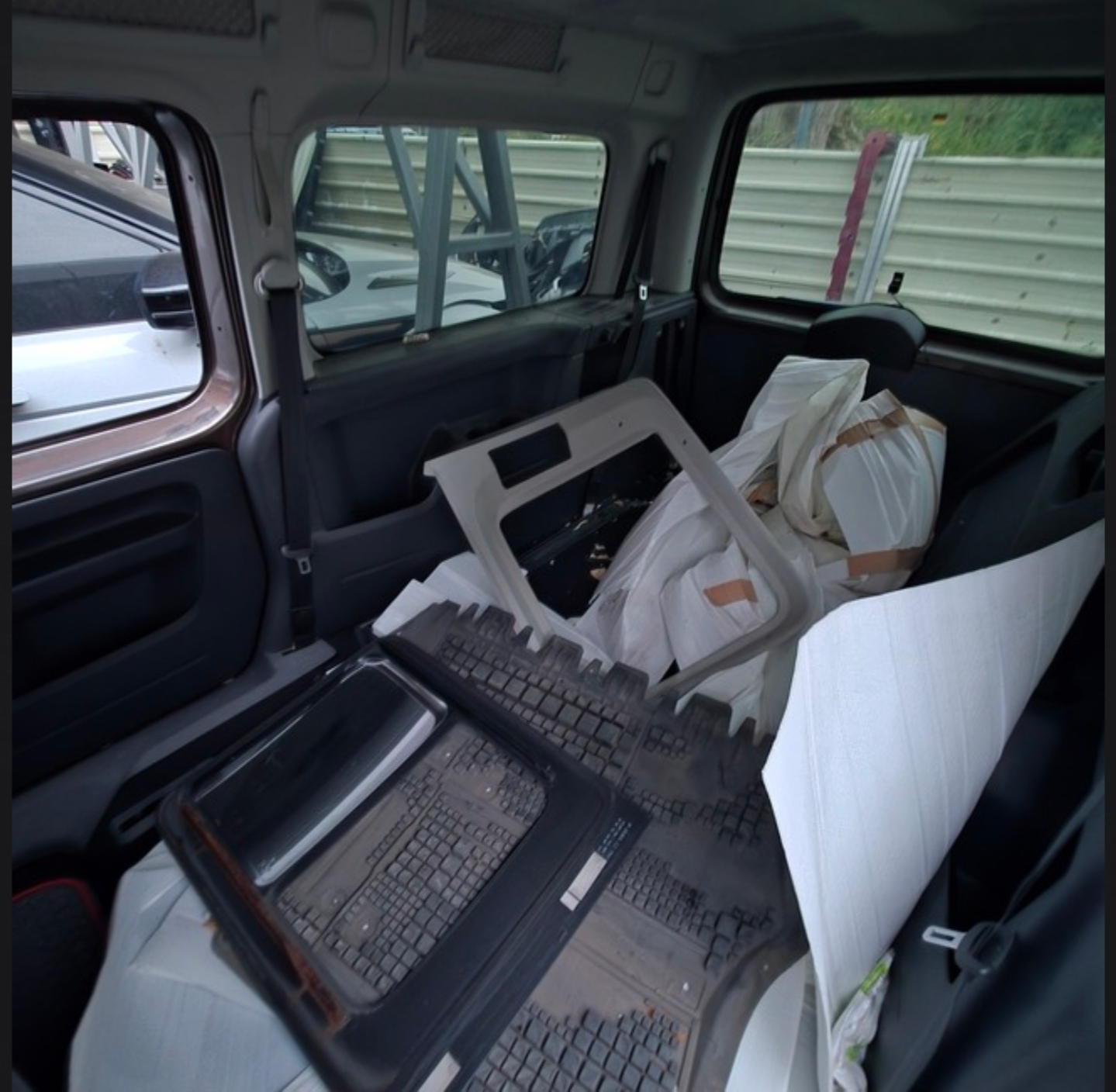 Volkswagen Caddy TDI 整車拆賣 二手零件照片 - Orange Garage