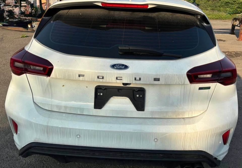 Ford Focus Mk4 ST-Line 1.5 整車拆賣 二手零件照片 - Orange Garage