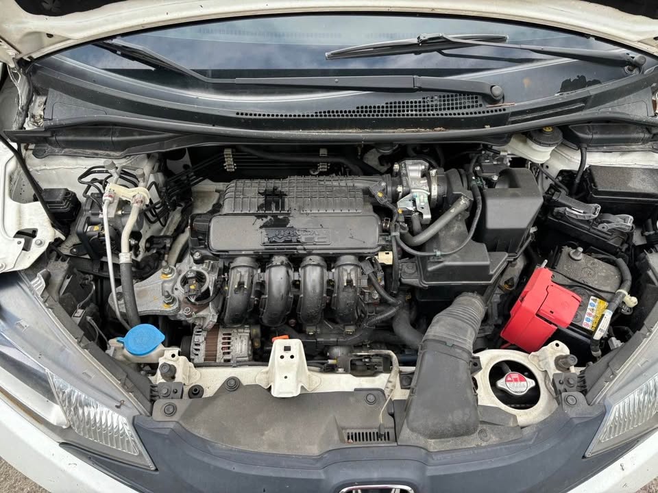 Honda Fit 1.5 整車拆賣 二手零件照片 - Orange Garage