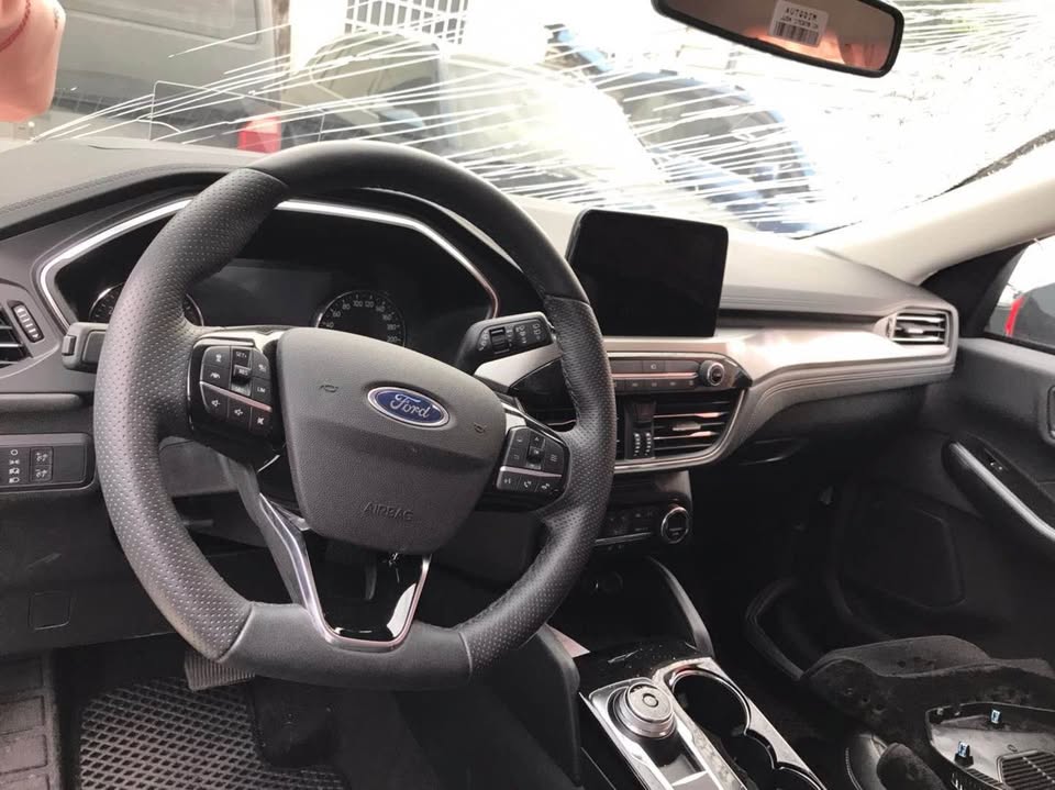 Ford Kuga 1.5 整車拆賣 二手零件照片 - Orange Garage