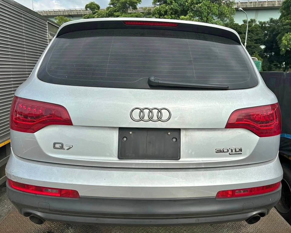 Audi Q7 3.0 TDI 整車拆賣 二手零件照片 - Orange Garage