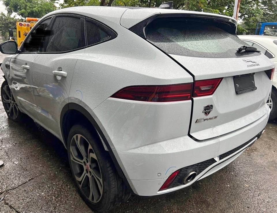 Jaguar E-Pace 2.0 整車拆賣 二手零件照片 - Orange Garage