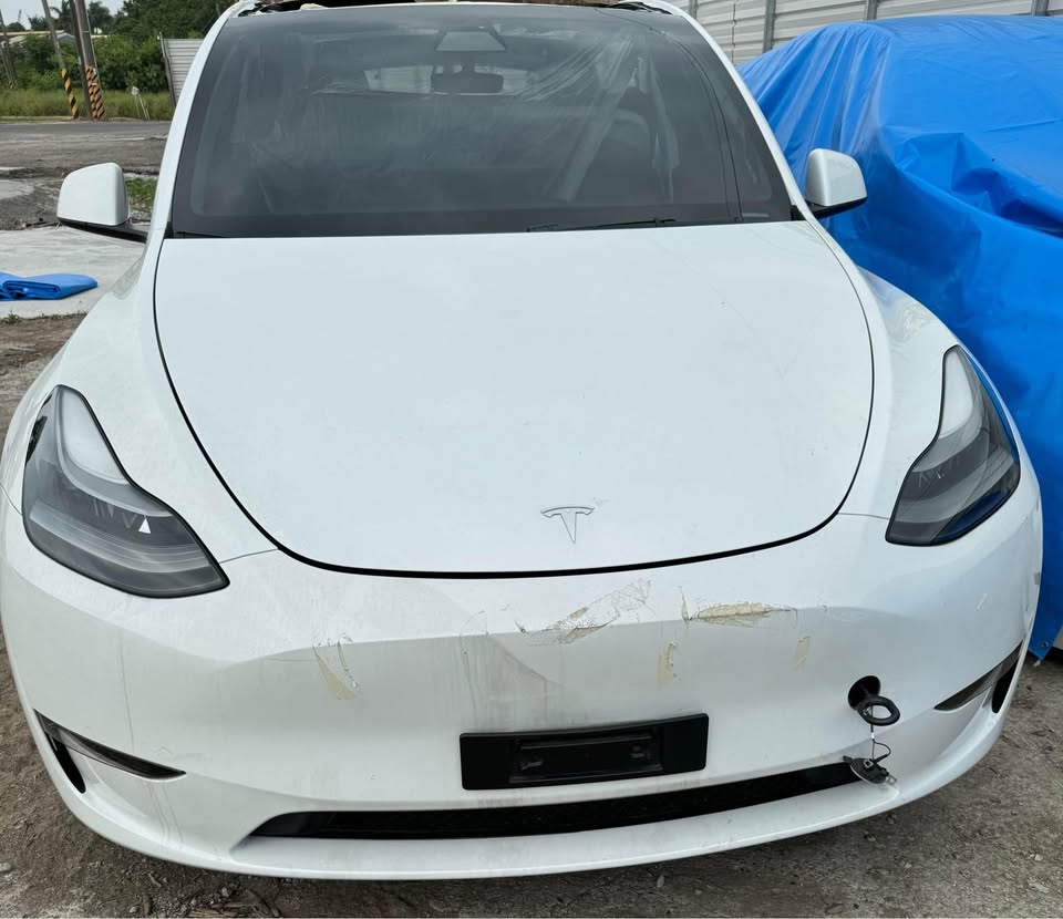 Tesla Model Y Long Range 整車拆賣 二手零件照片 - Orange Garage