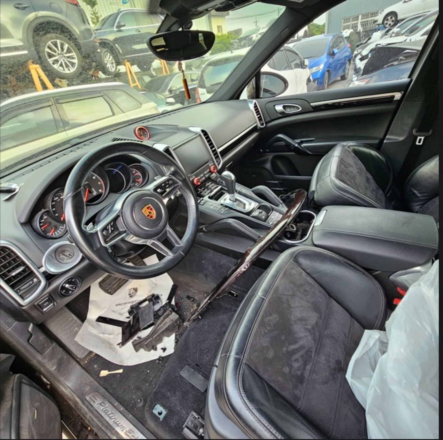 Porsche Cayenne 3.6 整車拆賣 二手零件照片 - Orange Garage