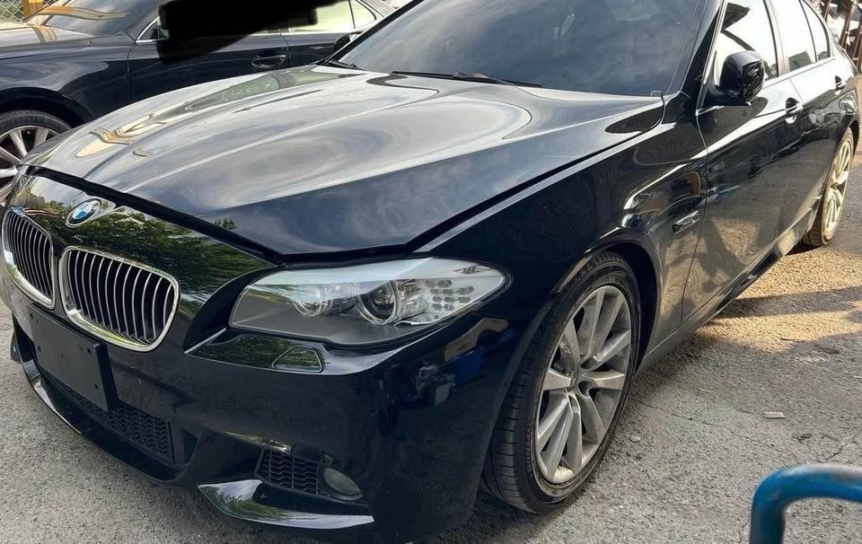 BMW 5 Series 528i 整車拆賣 二手零件照片 - Orange Garage