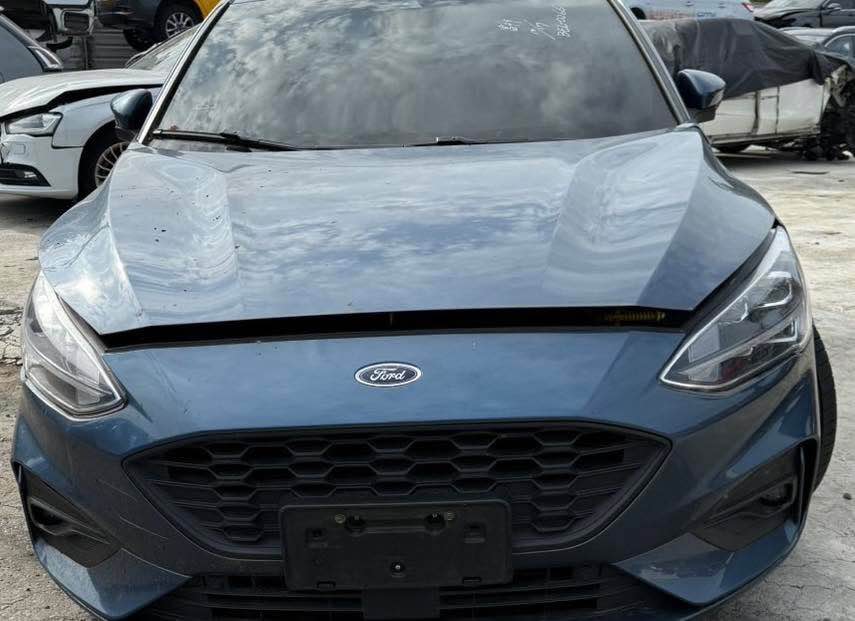 Ford Focus ST-Line 1.5 整車拆賣 二手零件照片 - Orange Garage