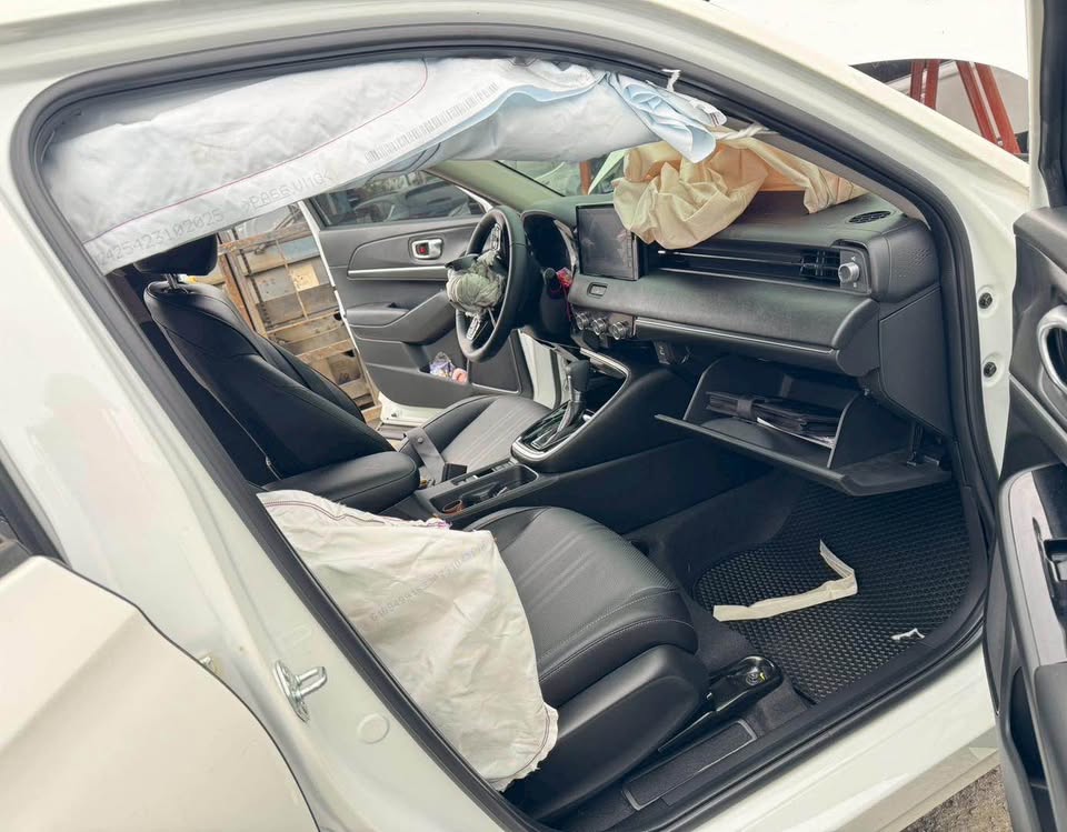 Honda HR-V 1.5 整車拆賣 二手零件照片 - Orange Garage
