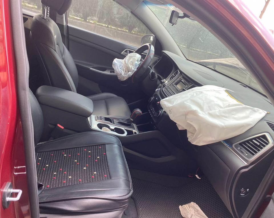 Hyundai Tucson 1.6 整車拆賣 二手零件照片 - Orange Garage