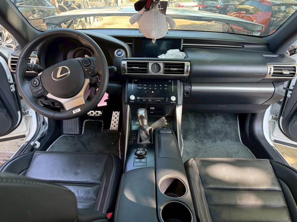 Lexus IS300h F SPORT 整車拆賣 二手零件照片 - Orange Garage