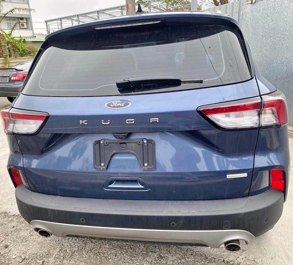 Ford Kuga 2.0 整車拆賣 二手零件照片 - Orange Garage