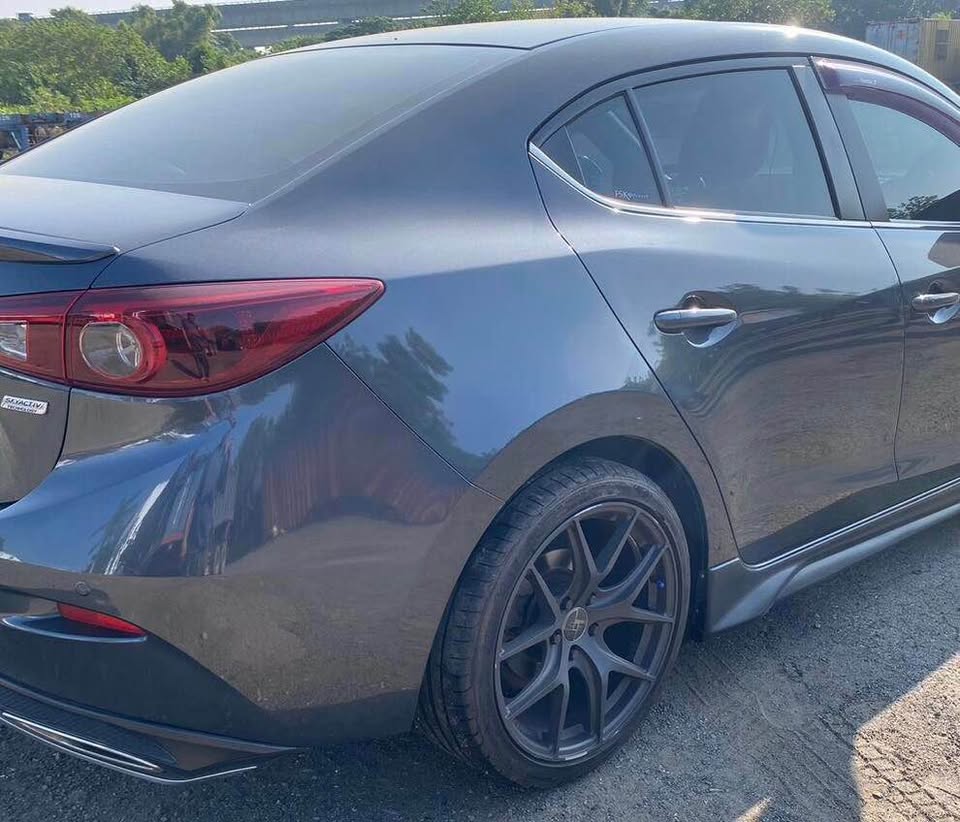 Mazda 3 2.0 整車拆賣 二手零件照片 - Orange Garage