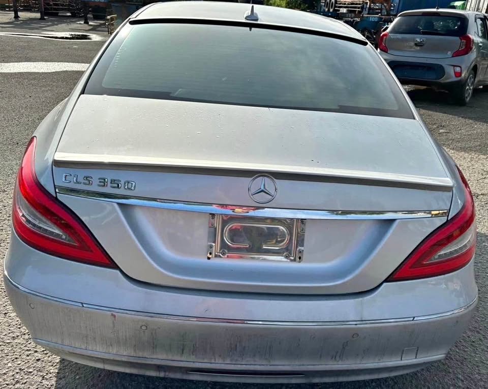 Mercedes-Benz CLS CLS 350 整車拆賣 二手零件照片 - Orange Garage