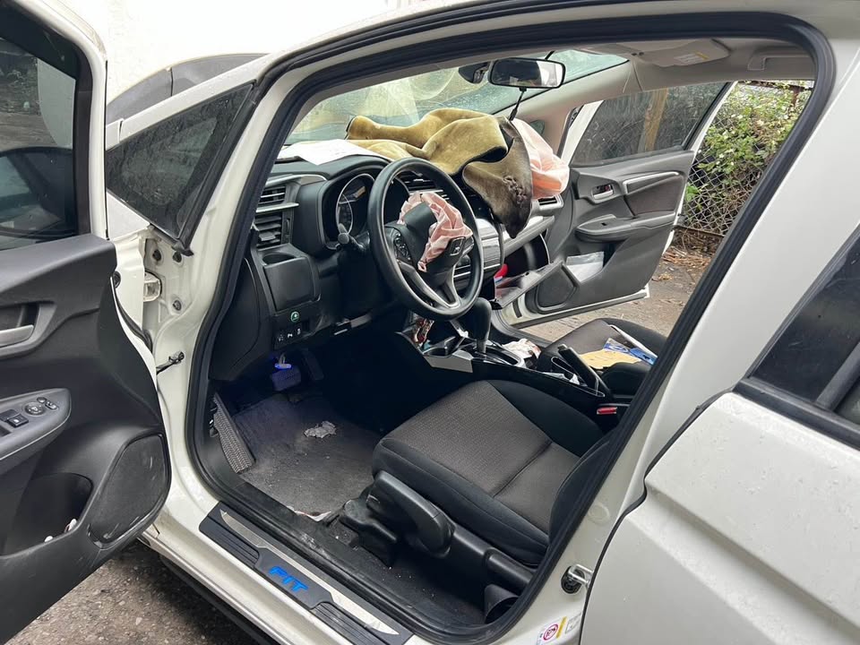 Honda Fit 1.5S 整車拆賣 二手零件照片 - Orange Garage